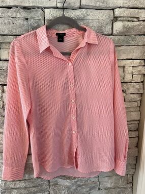 Ann Taylor Pink Micro-Pattern Button-Up Blouse